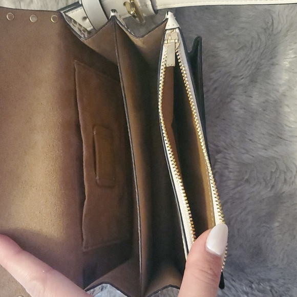 Coach purse - Picture 2 of 2